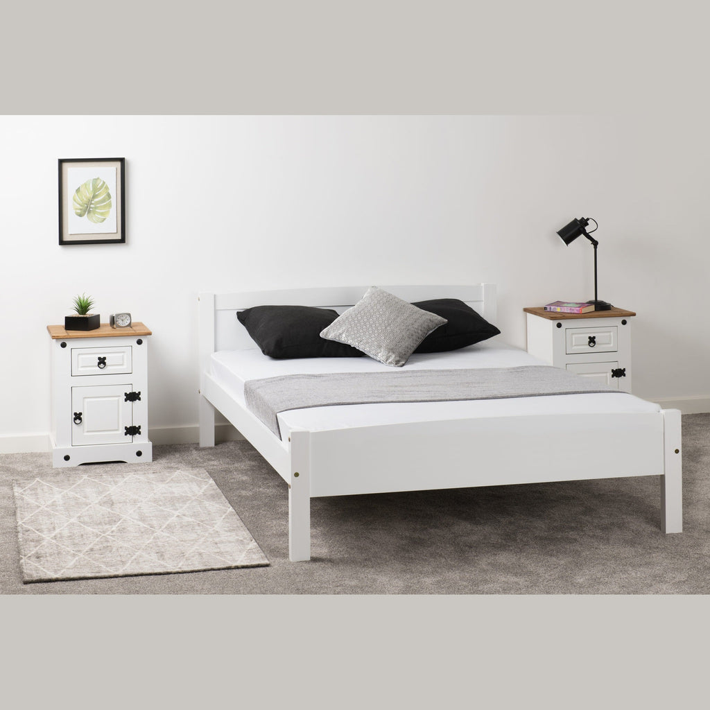 Amber 4'6" Bed - White