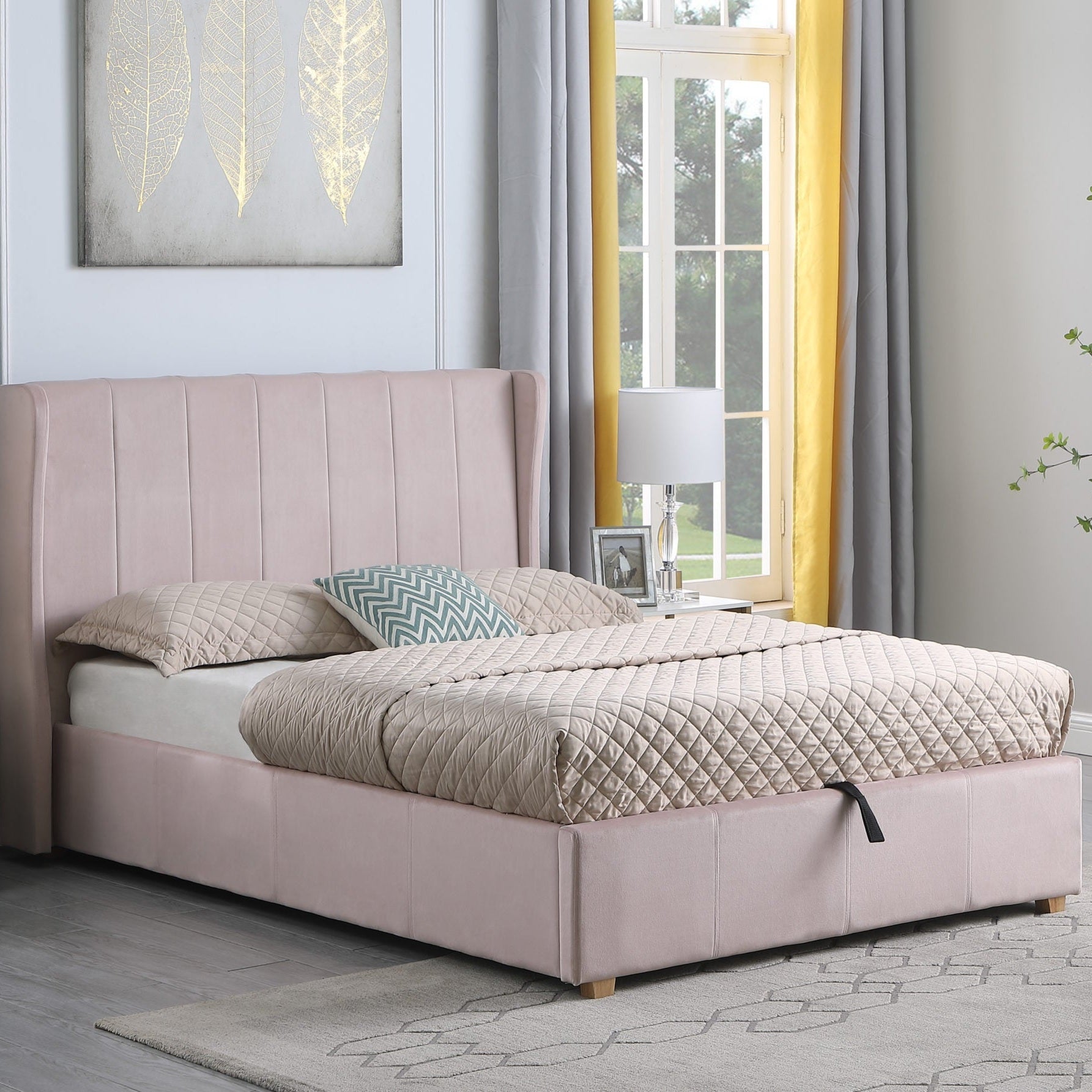Amelia 4'6" Plus Bed - Pink Velvet Fabric