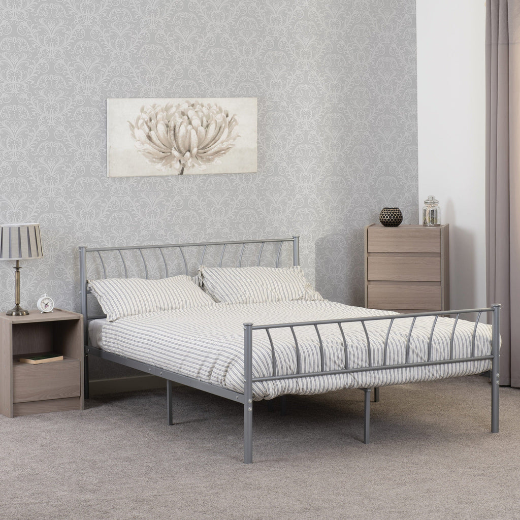 Harlow 4'6" Bed - Silver