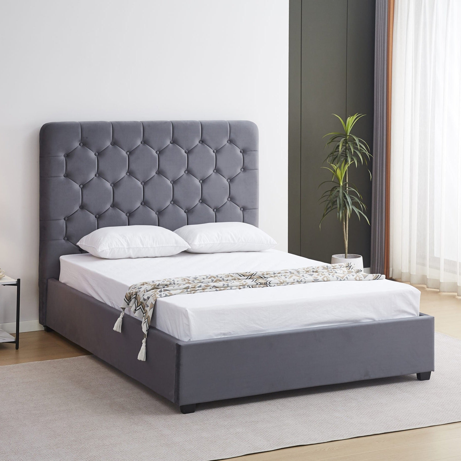 Madison 5' Bed - Grey Velvet Fabric