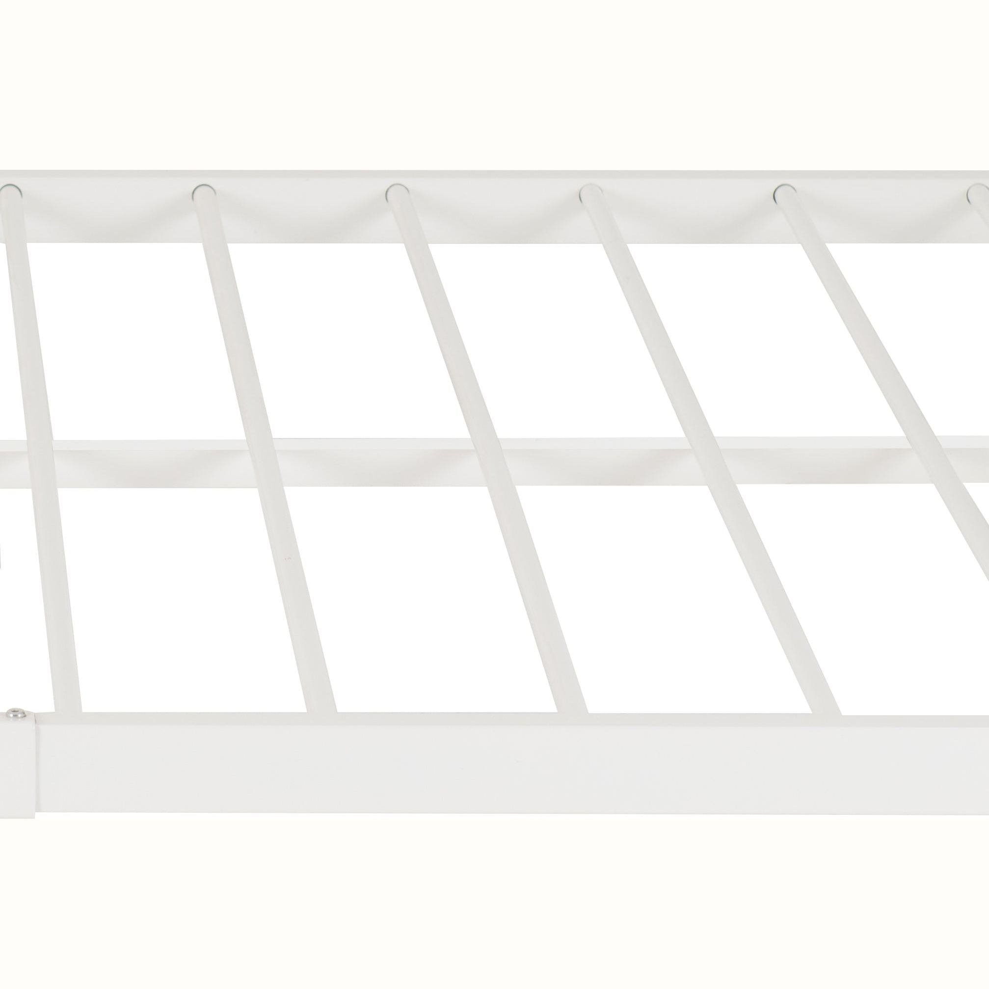 Marlborough 4'6" Bed - White/Antique Brass